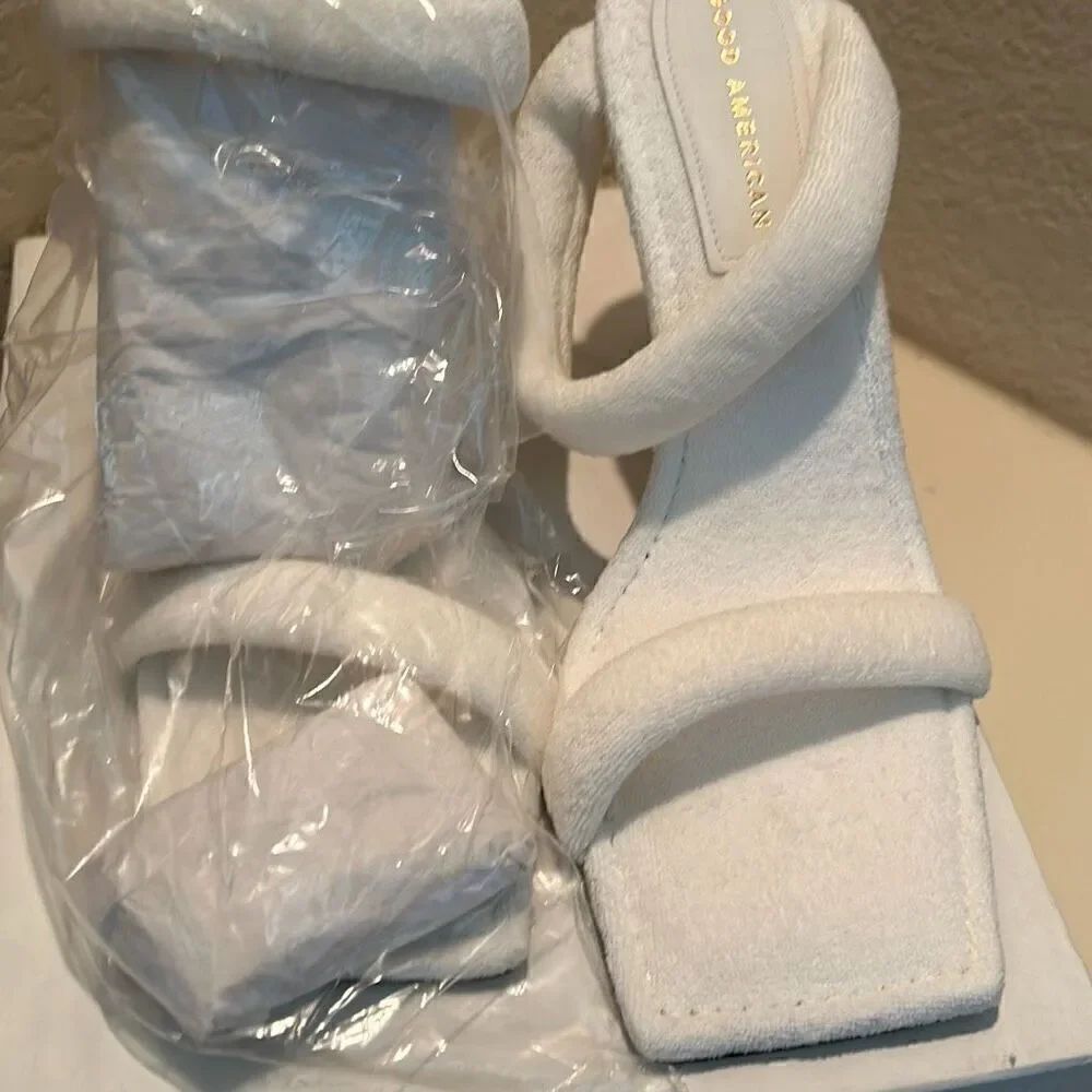 Good American Women's 11 White Terry Heel Sandals Double Strap Pool Vacation New - Picture 9 of 11